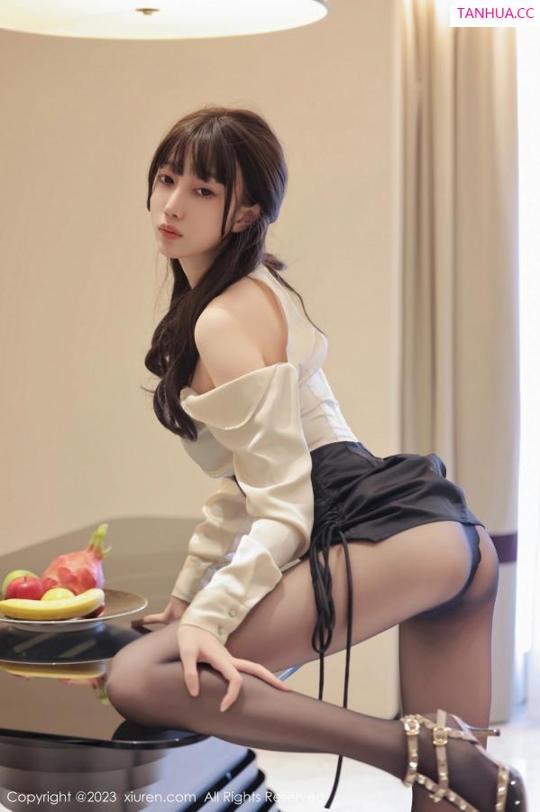 玥儿玥  [XiuRen]高清写真图 2023.06.16 No.6929 玥儿玥er 黑丝美腿第3张图片